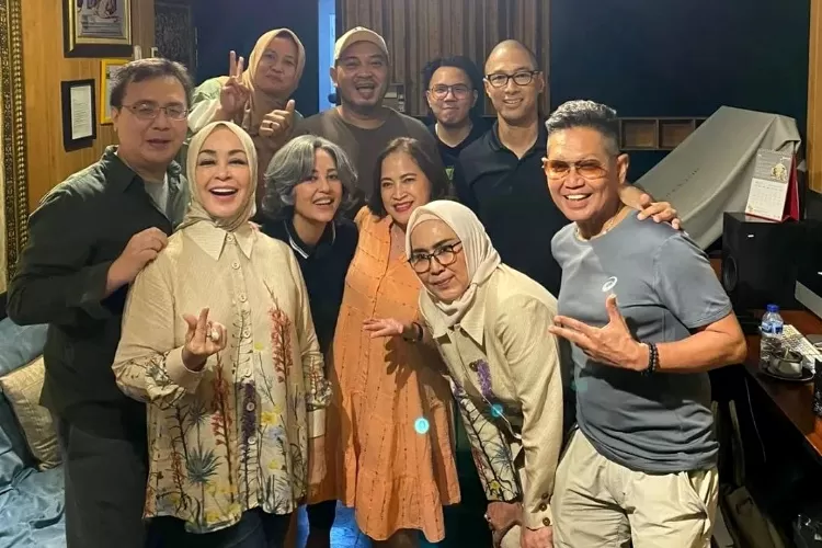 Demi menuntaskan rindu penggemar, Dian Piesesha, Meriam Bellina dan Obbie Messakh gelar konser Senandung Rindu