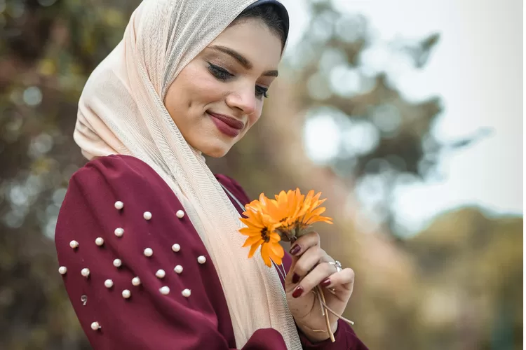 4 Inspirasi model tunik kekinian di tahun 2023 untuk para wanita, bikin muslimah makin stylish