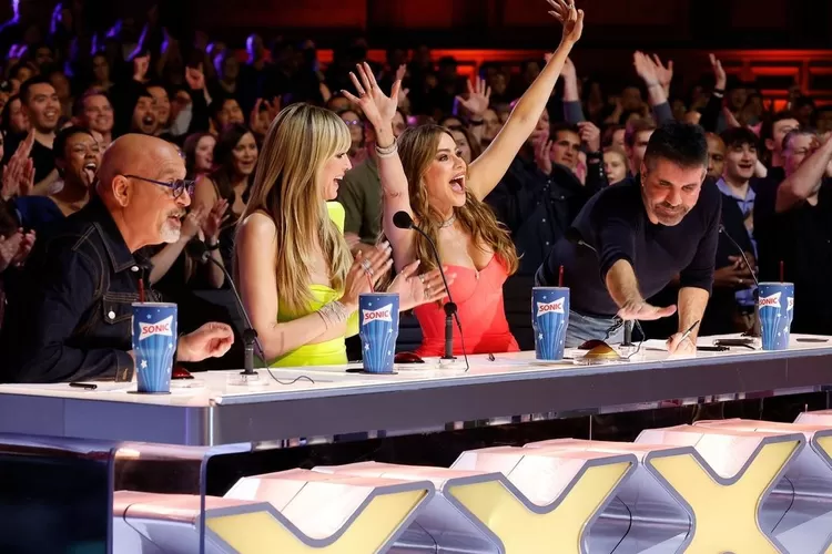 Kamu harus tahu! profil Simon Cowell, juri American's Got Talent yang beri Golden Buzzer ke Putri Ariani