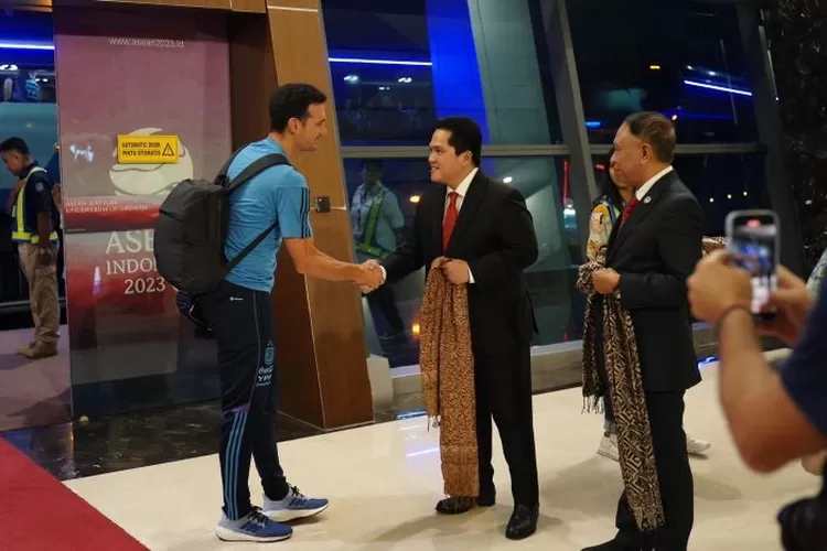 PSSI sukses bikin Presiden AFA dan tim Argentina terkesan saat tiba di Indonesia