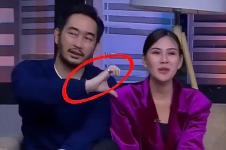 Diisukan selingkuh, netizen soroti sikap Syahnaz yang gak balas love sign Jeje: Ada hati yang harus dijaga