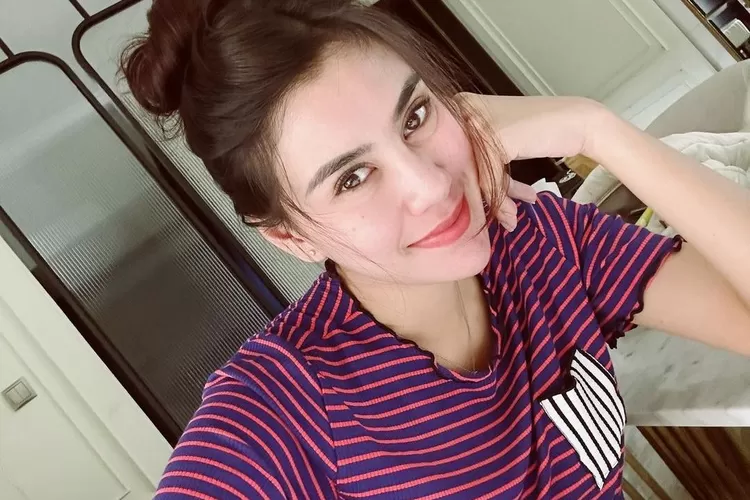 Adik Raffi Ahmad diduga selingkuh, Instagram Raffi dan Nagita diserbu, netizen: Tolong bilangin…