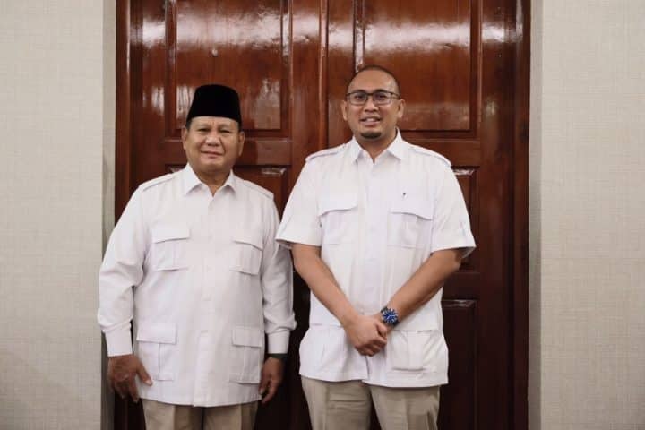 Anggota Dewan Pembina Gerindra Andre Rosiade dan Prabowo Subianto.