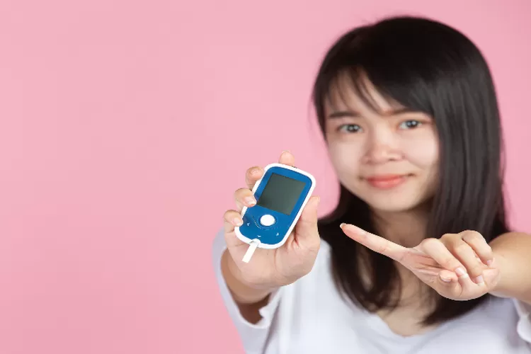 Cek di sini kadar gula darah puasa normal untuk wanita, bisa cegah diabetes sejak dini!