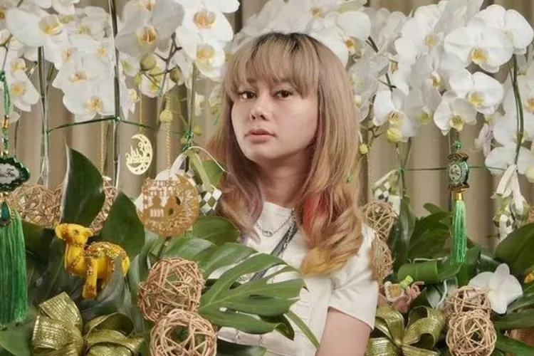Jatuh miskin cari JK di Bangkok saldo tinggal Rp250 ribu, Denise Chariesta makin pilu: Namanya hidup kan..