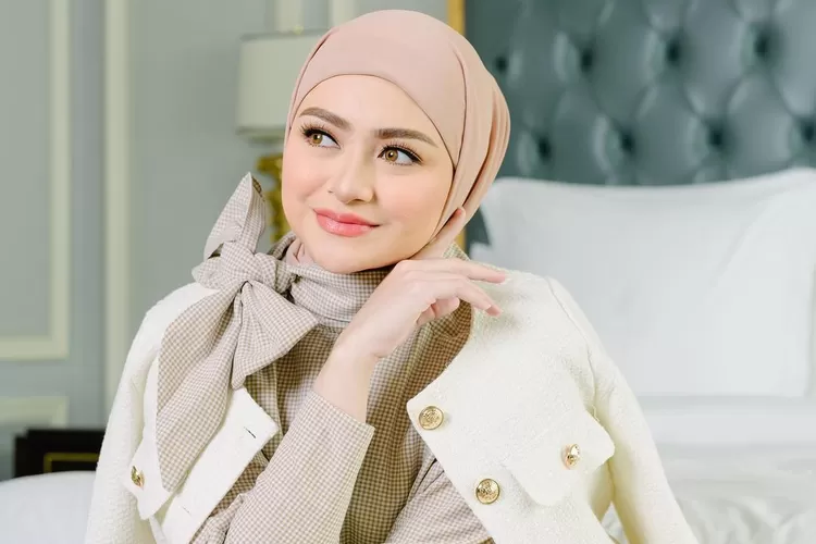 Pasca murka ke Sule, Nathalie Holscher umumkan buka hijab via video di Instagram, netter: Terlena tipu daya!