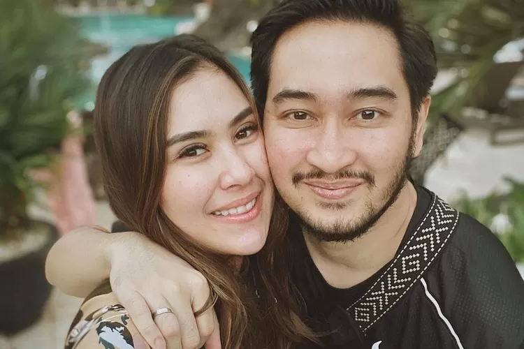 Syahnaz akui dugaan perselingkuhan dengan Rendy Kjaernett lewat akun YouTubenya, netizen: Selamat telah...