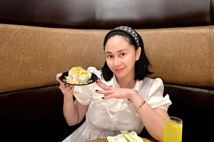 Dari sushi ke menu warteg, Denise Chariesta curhat alami perubahan pada menu makanan: Orang kaya lagi bokek!