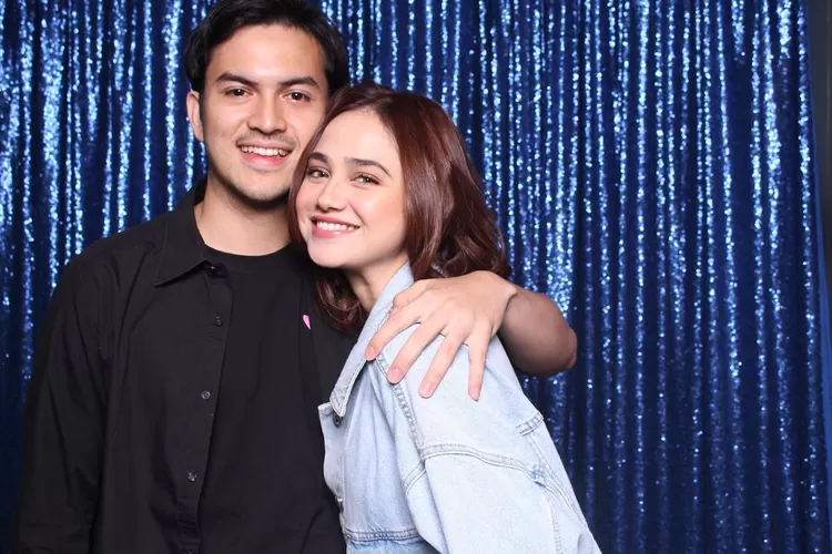 Rizky Nazar pamer foto berdua di ulang tahun Syifa Hadju, netizen: Dilamar nggak sih surprisenya abis ini