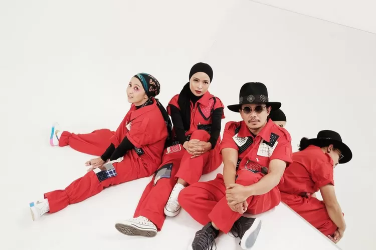 Lirik dan makna lagu Pelan Pelan Saja - Kotak, lagu dari band yang tengah memanas dengan Posan Tobing