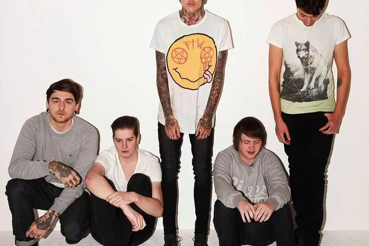 Simak evolusi gaya bermusik BMTH, dari deathcore ke elektronic rock, kamu lebih suka yang mana?