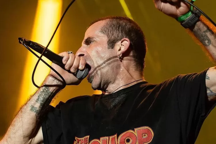 Vokalis Lamb of God Randy Blythe memotong rambut gimbal ikoniknya, begini penampilan terbarunya