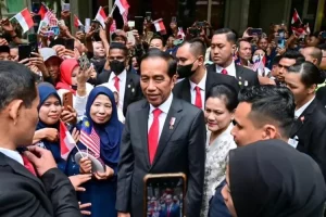 Cuma dilirik, paspampres ini langsung sigap menghadap Jokowi bikin netizen salfok: Ganteng banget