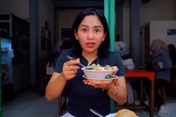 Cerita pilu Farida Nurhan: Food vlogger mantan TKW, pungut baju di tempat sampah hingga badan lumpuh setengah