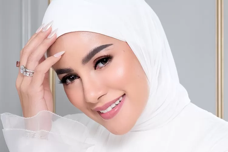 Tadinya nikmat dinikahi bule, 5 artis ini akhirnya berpisah dengan suami dari negara asing itu