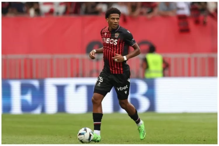 Manchester United targetkan Todibo untuk menggantikan Harry Maguire apabila ia pergi ke West Ham United