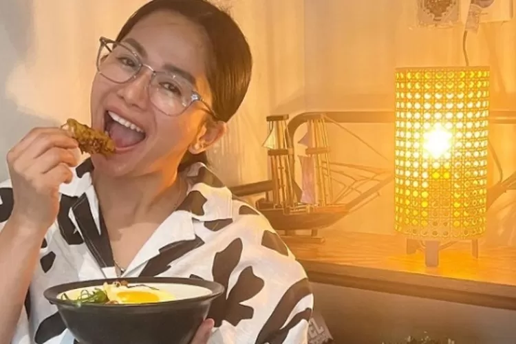 Mengulik cerita sukses Farida Nurhan, sempat jadi TKW di Hong Kong hingga kini jadi Food Vlogger ternama