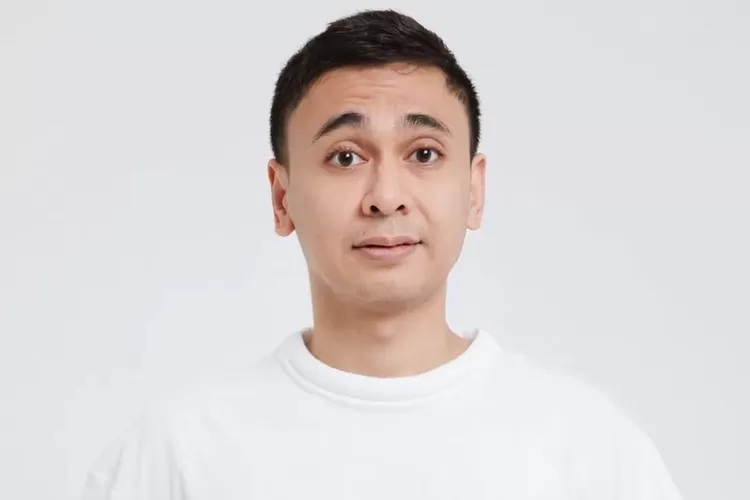 Raditya Dika satu-satunya selebriti asal Indonesia yang memiliki bayaran tertinggi di Instagram tahun 2023