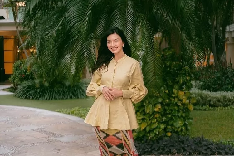 Bingung cari cuan sesuai passion? Raline Shah berbagi tips nyaman lakukan pekerjaan meski bukan jati diri