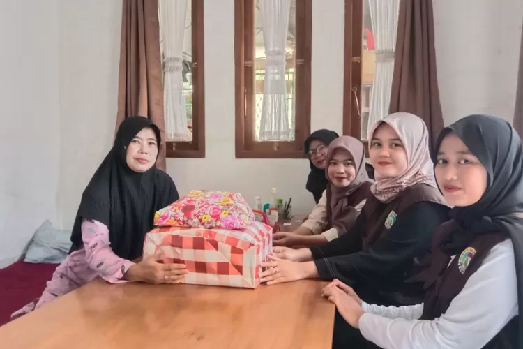 Peduli masalah stunting pada anak dan ibu hamil, mahasiwa KKN UNLIP Sukabumi buat program menarik seperti ini