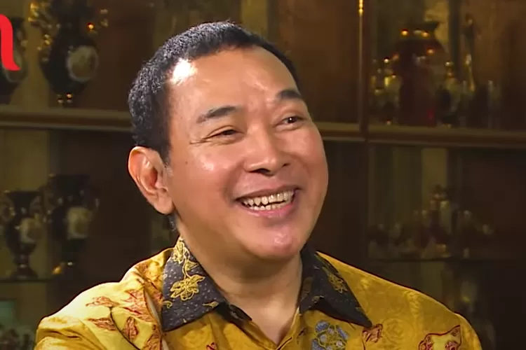 Jadi duda kaya berharta Rp507 T, inilah artis cantik pertama yang belai mesra Tommy Soeharto di depan umum