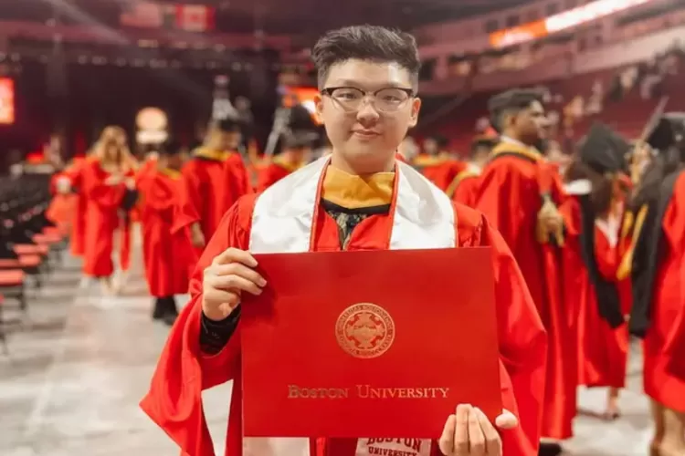 Profil Joseph Wijaya, seleb TikTok raih gelar S2  Magna Cum Laude di usia 21 tahun dari Boston University