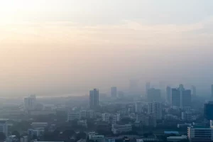 Polusi udara bisa timbulkan risiko yang lebih besar bagi kehidupan manusia dibandingkan tembakau dan alkohol