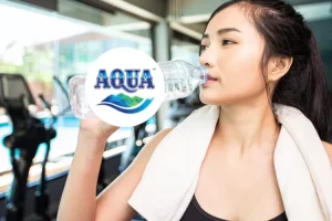 5 Manfaat rutin minum air Aqua yang banyak orang belum tahu, baik untuk wanita menopause dan diet