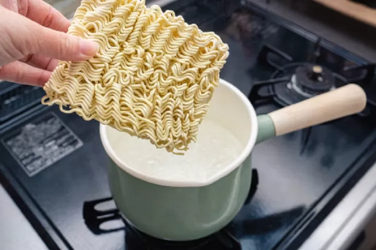 Sering dikonsumsi hingga dikonsumsi setiap hari ternyata Indomie terbuat dari bahan ini: Kurang baik kalau…