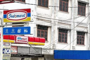 Kenapa Indomaret bersebelahan dengan Alfamart? Pebisnis ini bongkar alasannya: Ini adalah teknik...