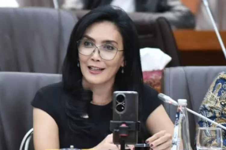Rieke Diah Pitaloka ngaku kesepian dan pengin punya suami: Aku sendirian terus, anak-anaku udah gede