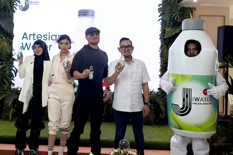 Jiwater rilis BA di September, dulu NOAH kini Deddy Corbuzier dan Sabrina: Sikat gigi pun pakai air mineral