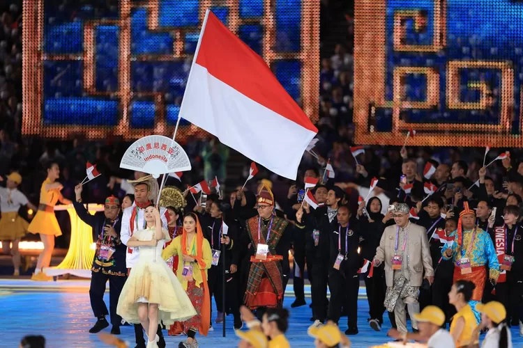 Defile Tim Indonesia di Asian Games 2022 mengusung keberagaman: Bhineka Tunggal Ika!