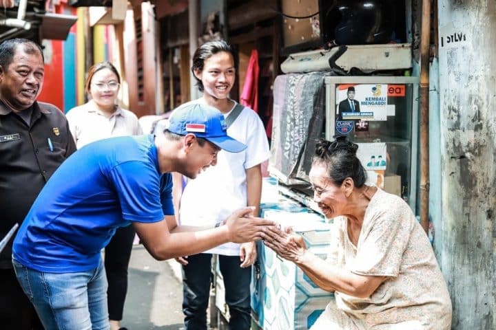 Partai Demokrat, Eko Sapta Putra mengunjungi beberapa masyarakat lanjut usia di Jakarta
