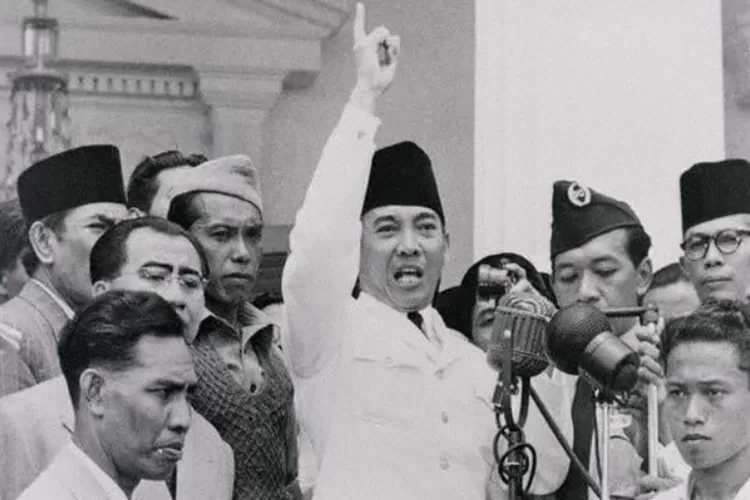 Ini perintah pertama Soekarno setelah dilantik menjadi presiden pertama Indonesia, isinya nyeleneh banget!