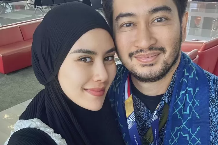 Syahnaz dan Jeje berangkat umrah pasca balikan, adik Raffi Ahmad: Minta doanya ya temen-temen