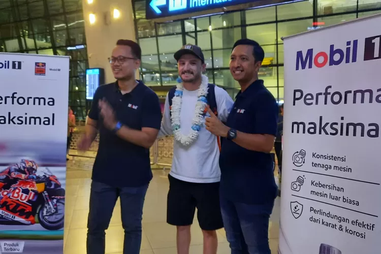 Pebalap MotoGP Jack Miller dan Brad Binder mendarat di Indonesia, punya misi khusus dari Mobil1