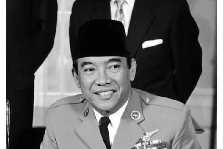 Bukan perkara menyalurkan hasrat, alasan Soekarno ketagihan nikah sampe 9 kali malah dihujat netizen: Modus!