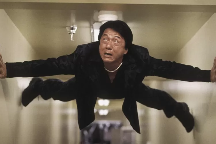 Sinopsis Rush Hour 2, aksi kocak Jackie Chan dan Chris Tucker lawan mafia terkenal dari China