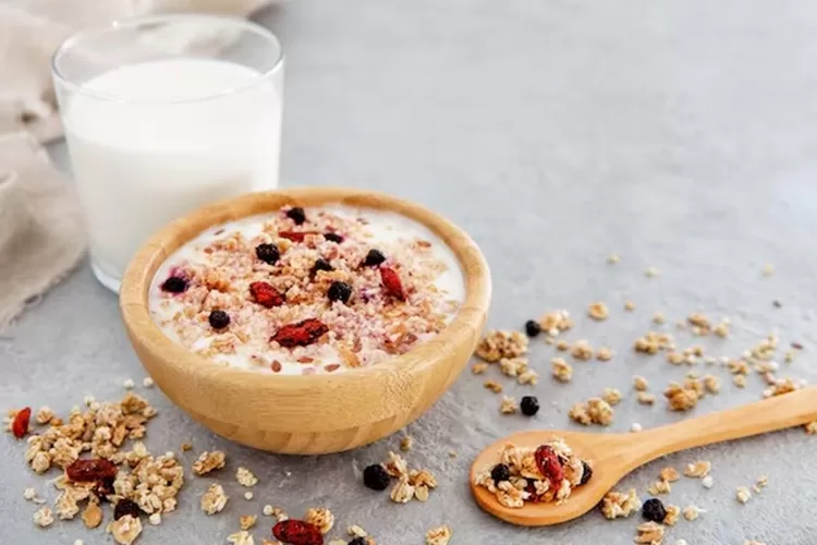 Manfaat mengonsumsi oatmeal secara rutin, salah satunya menurunkan risiko diabetes