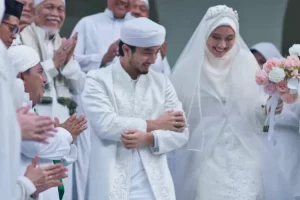 Sinopsis dan daftar pemeran film 172 Days: Kisah nyata perjalanan cinta Ameer Azzikra dan Nadzira Shafa