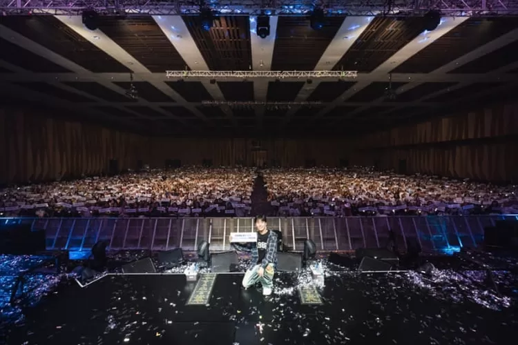 Cerita Young K yang sukses gelar konser solo global pertama,  Letters With Notes di Jakarta