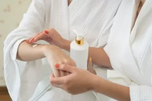 Body oil vs body lotion, mana yang baik untuk rutinitas perawatan kulit? Ini penjelasannya