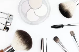 Ramai aksi boikot produk pro Israel, ini 5 rekomendasi alternatif make up brand lokal andalan beauty vlogger