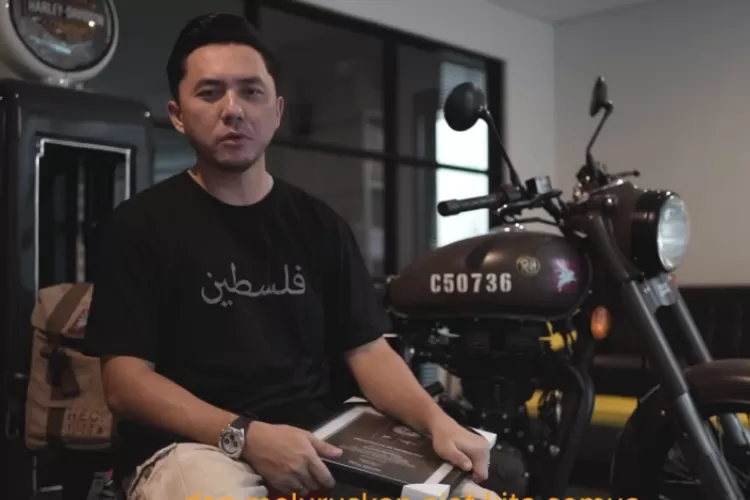 Artis Ananda Omesh lelang motor simpanan untuk bantu Palestina, tawarkan moge Royal Enfield edisi terbatas