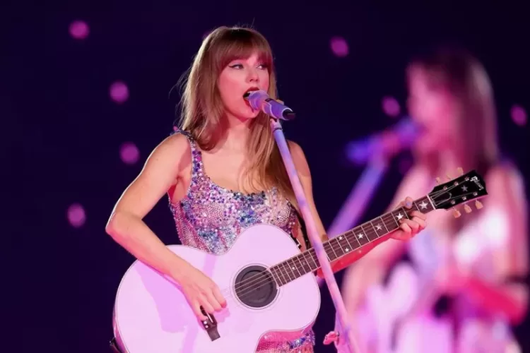 Pecahkan rekor film konser terlaris dan masuk miliarder dunia, Taylor Swift sukses tanpa bisnis sampingan?