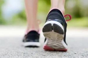6 Alasan mengapa berjalan kaki 10.000 langkah penting bagi kesehatan tubuh dan mental