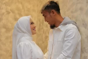 Barang ini sama persis? Kee Yunita disinyalir dibikin mirip istri sah, dugaan trik Gunawan Dwi Cahyo terungkap