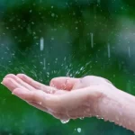 4 Tips perawatan kulit di musim hujan, meskipun mendung harus tetap pakai tabir surya loh!