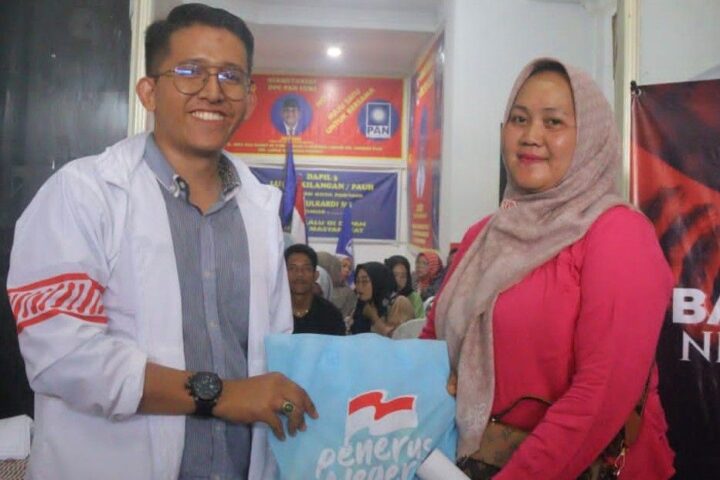 Relawan Penerus Negeri Sumatera Barat meluncurkan Gerakan Bantu Negeri di Lubuk Kilangan, Padang, beberapa waktu lalu.